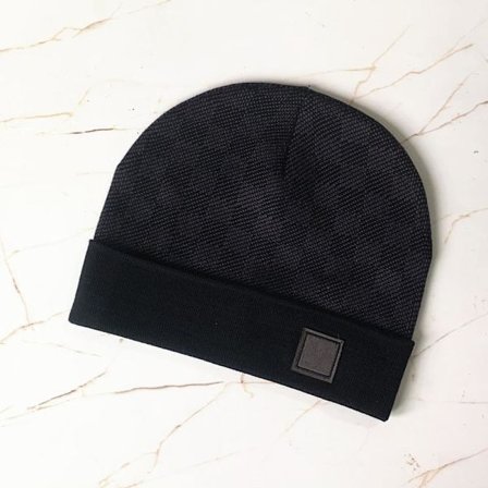 Strikket varm uldhue til efterår og vinter til mænd og kvinder med gammeldags blomstret ternet opsmøget kant