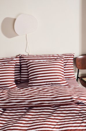 Jotex - Dynetrekk Vinrød/hvit - KAYO - Kjøp Sengesett hos Jotex