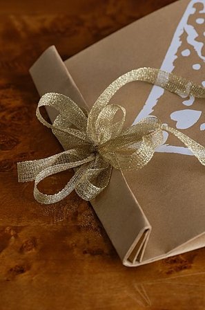 Jotex - Glanzende Strik Goud goud - PRIDE - Koop Cadeaupapier & cadeaulint bij Jotex