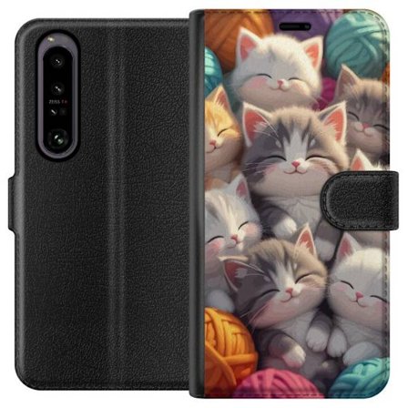 Yhteensopiva Lompakkokotelo Sony Xperia 1 IV Suloiset nukkuvat kissanpennut tiiviisti yhdessä värikkäiden lankakerien keskellä pehmeässä leikkis