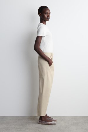 COS Women's Pantalones De Algodón Barrel Fit in Beige