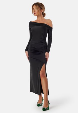 Bubbleroom Occasion - Asymmetric Off Shoulder Soft Ankle Dress - Black - Kläder