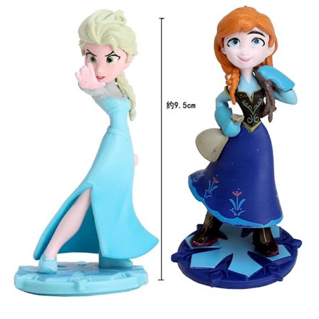 Frost 2: Elsa och Anna, Snödrottningen, är PVC-actionfigurer av Olof, Kristoffer och Sven, renen.