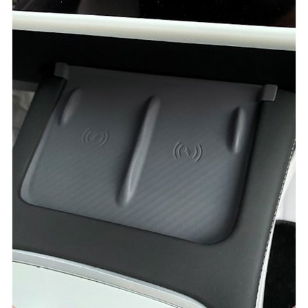 Keskikonsolin langaton latausalusta Tesla Model 3 Model Y 2021-2023, hiilikuitukuvioinen langaton lataussilikaaligeelimatto sisätiloihin