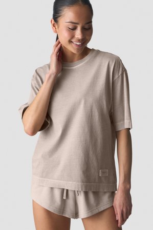ICANIWILL - Everyday Relaxed T-Shirt Vintage Dye Stonewashed Light Greige - Dam - Träningskläder från ICIW