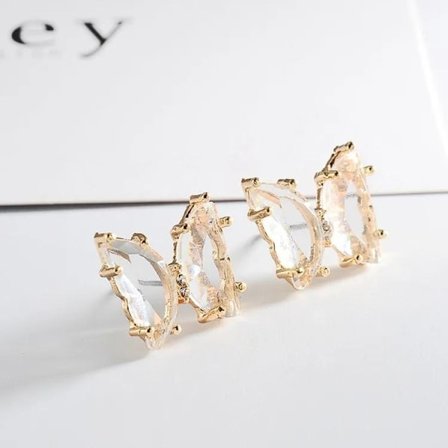 Örhängen med fjärilsmotiv och kristallklara stenar rosa transparent