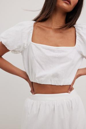 Lydia Tomlinson x NA-KD Kortärmad blus med öppen rygg - Sommarkläder - Vit - EU 38