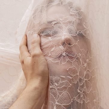 Still come the night Alison Sudol