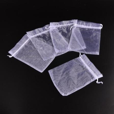 100 St. Handsydda Vita Organza Påsar C:a 13 X 17 Cm.