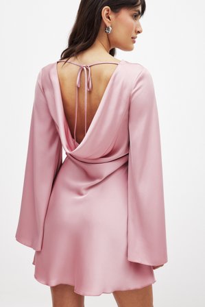 NA-KD Robe courte en satin à dos en cascade - Robes de Noël - Rose - EU 42