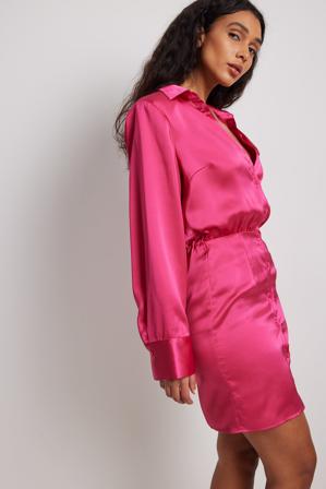 NA-KD Trend Robe chemise courte en tissu satiné - Robes de fête - Rose - EU 32