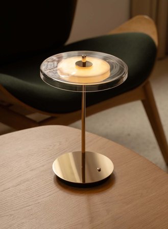 Asteria Move oppladbar bordlampe glass - messing