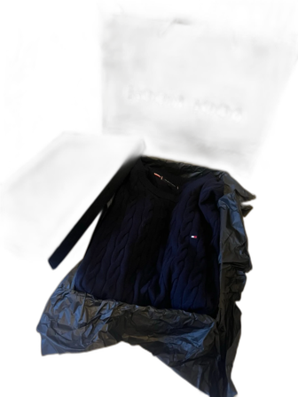 Mörkblå kabelstickad tröja Tommy Hilfiger