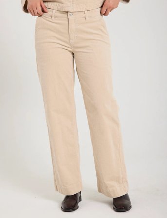 FREE/QUENT Pants From Freequent In A Corduroy Material. The Pants Have A Simple Silhouette - Cream - S