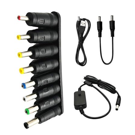 DC5.5x2.1mm naaras-Type C uroskaapeli virtapistokkeella ja virtalähdesovittimen kärjellä