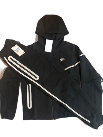 Nike svart träningsset med reflexdetaljer