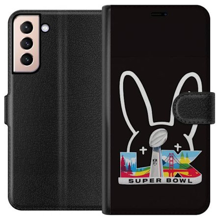 Kompatibel Tegnebogsetui til Samsung Galaxy S21 Bad Bunny portræt med åben skjorte, tatoveringer og krøllet hår i stilfuld modefotografering