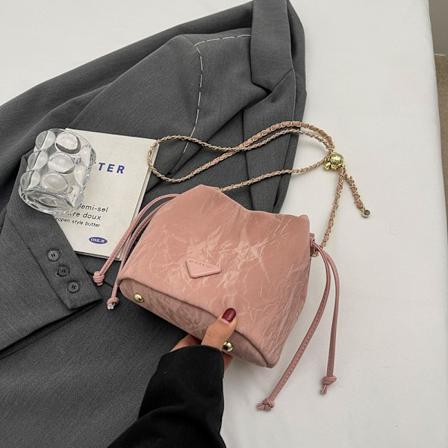 Koreansk superhet liten väska för damer 2024 ny enkel och mångsidig hinkväska trendig crossbodyväska Pink Without Pendant