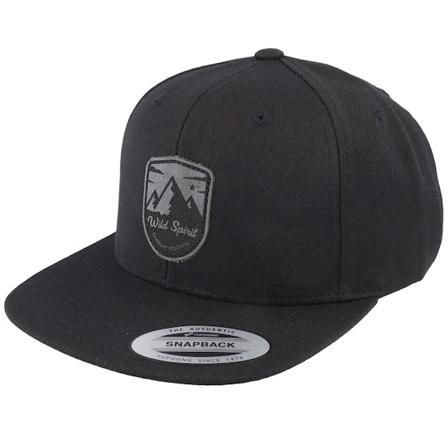 Wild Spirit - Svart snapback Caps - Charcoal Shield Peak Black Snapback @ Hatstore