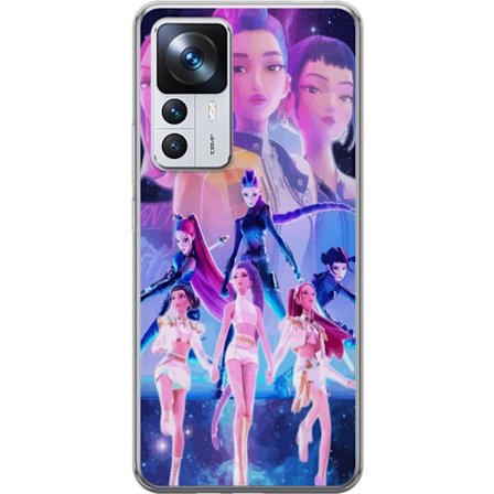 Yhteensopiva Puhelinkuori Xiaomi 12T K-pop-inspiroinut tulevaisuutta ennakoiva tyttöryhmä neonvaloissa ja kosmisessa sci-fi-esiintymislavalla