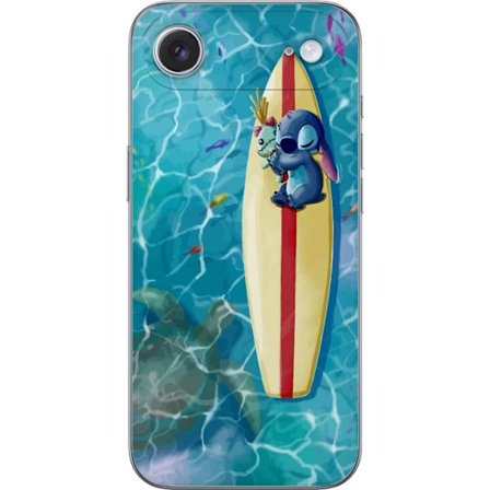 Kompatibel Mobilcover til Apple iPhone 17 Air Afslappende illustration af Stitch der hviler på et surfbræt i klart turkisfarvet vand