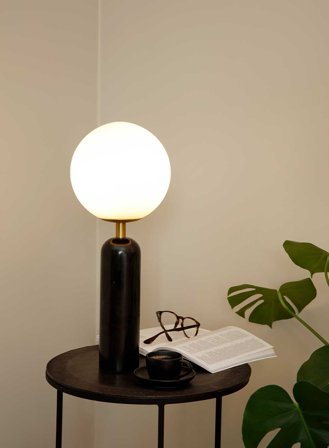 Stone bordlampe H50 - sort marmor/opal