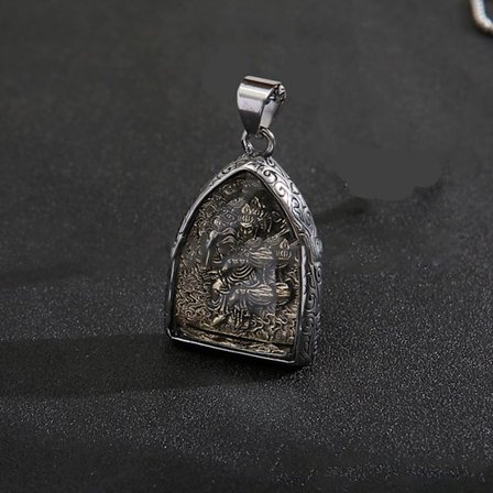 Buddha-hänge i bågskärning etnisk stil Vackra praktiska smycken i rostfritt stål för amulettdekorationspresenter Samantabhadra Bodhisattva