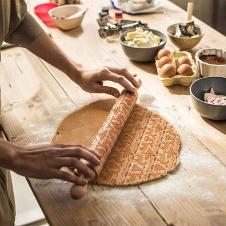 Joulukaulin, joulukuvioitu kaulin, jouluporo- ja puukuvioinen massiivipuinen kaulin kohokuviointiin