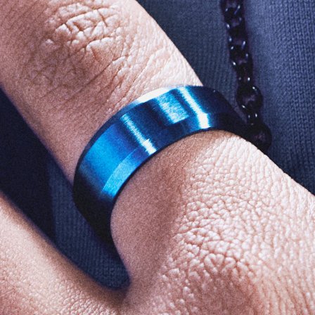 Ferrum | Anello smussato in acciaio inossidabile spazzolato blu da 8 mm per uomini - Anelli in acciaio
