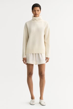Soft Goat - Boyfriend Turtleneck - S - Feather White