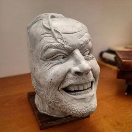 Forfærdelig mand stjæler slutningen af bogen Skulptur Harpiks Skrivebord