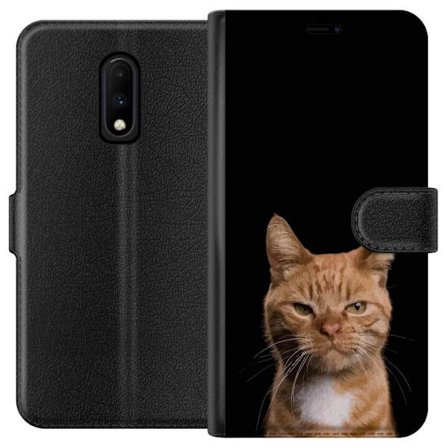 Kompatibelt Plånboksfodral till OnePlus OnePlus 7 Närbild av orange katt mot svart bakgrund, uttrycksfull blick och hög kontrast som ger minimalist