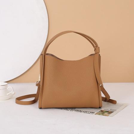Naisten Nahkainen Käsilaukku Nahka Käsilaukku Muoti Bucket Bag Nahkainen One-Shoulder Crossbody Bag Biscuit color