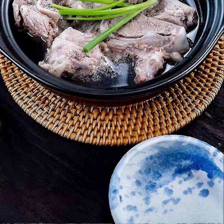 Sæt af bordskånere i rattan, kompatible med varme gryder, holdbare grydelapper