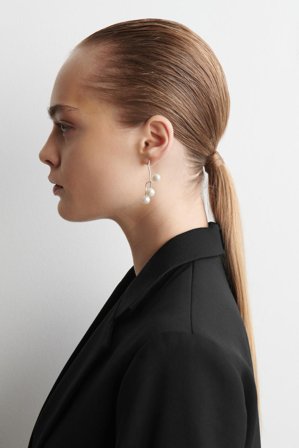 COS Women's Orecchini Di Perle A Cascata Spaiati in Argentato