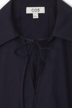 COS Bluzka Z Dekoltem W Serek I Wiązaniem Z Przodu in Niebieski