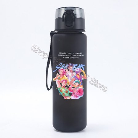 K-Pop Demon Hunters Kawaii Vandflaske med Stor Kapacitet til Sommersport - Tegneseriedesign{wh}