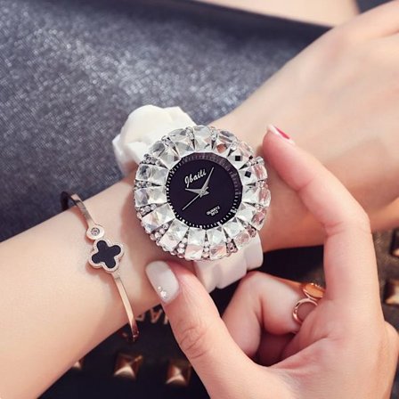 Relogio Feminino Klockor Kvinnor Lyx Rhinestone Armbandsur Dam Casual Klänning Klocka Montre Femme Saat Hodinky
