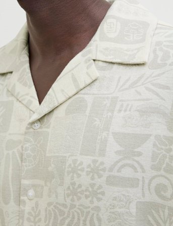 Jack & Jones Jjwayne Aop Resort Shirt Ss - Cream - L