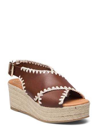 A4422 Brown Billi Bi