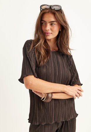BUBBLEROOM - Short Sleeve Pleated Top - Dark brown