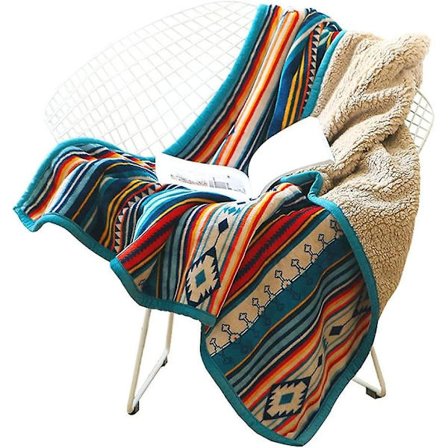 Fleecepläd i korall, fluffig mjuk sofffilt, färgglatt randigt mönster (färg Rand, 127 x 152 cm)