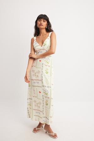 Rita Montezuma x NA-KD Maxiklänning med tryck, v-hals och lin-look - Mönstrad klänning - Flower - EU 34