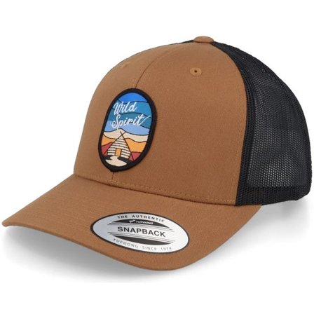 Wild Spirit - Brun trucker Keps - Lonely Hut Wilderness Caramel/Black Trucker @ Hatstore