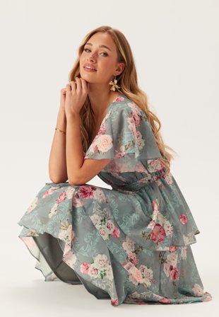 Goddiva - Floral Flutter Tiered Midi Dress - Air Force Blue S - Kläder - - Bubbleroom