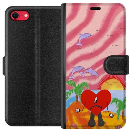 Kompatibel Tegnebogsetui til Apple iPhone 8 Bad Bunny i en farverig quiltet jakke med hjertemønster og solbriller i moderne gade stil