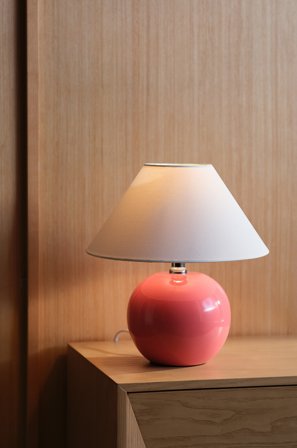 Jotex - KARAMELL bordlampe Rosa - Kjøp Bordlamper hos Jotex