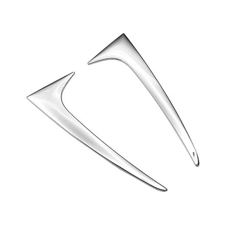 Auton kromattu takaspoileri, ikkunan sivukolmiokoriste, peitelistat E210 2019-2020 hatchbackille