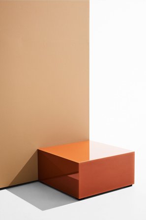 Pastill - Pop bord i färgat glas 60x60 cm - Brun - Soffbord - Från Homeroom