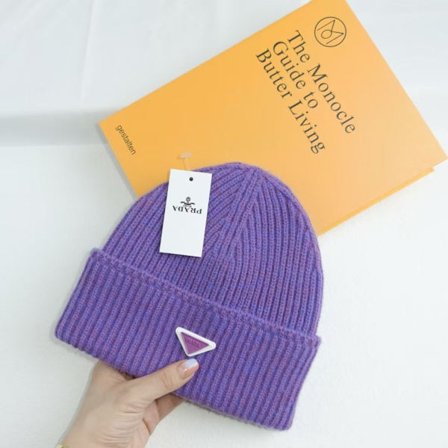 Varm Vinterstickad Mössa Höst och Vintermössa Inverterad Triangel Modevarumärke Casual Öronmuffar Unisex Lila